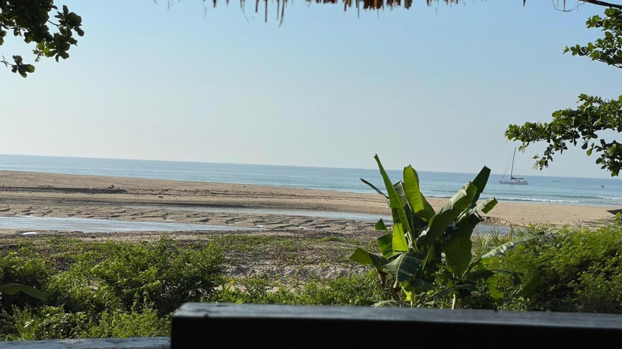 Three Queen Villa And Homestay Waikabubak Buitenkant foto