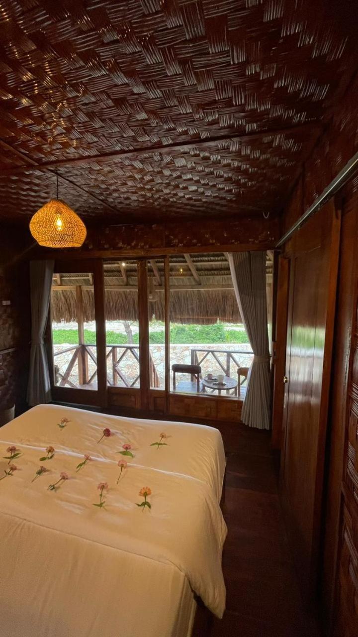 Three Queen Villa And Homestay Waikabubak Buitenkant foto