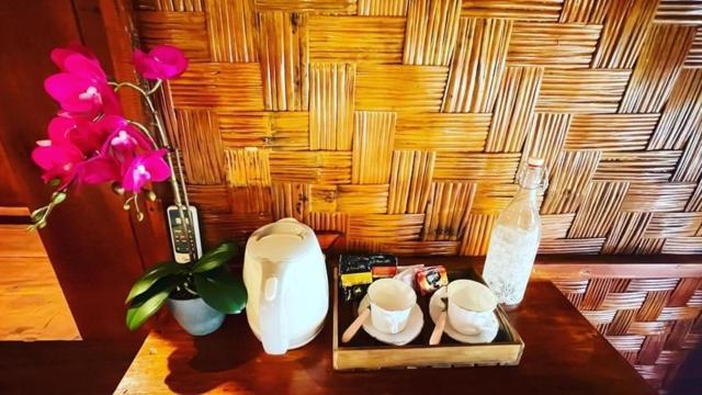 Three Queen Villa And Homestay Waikabubak Buitenkant foto